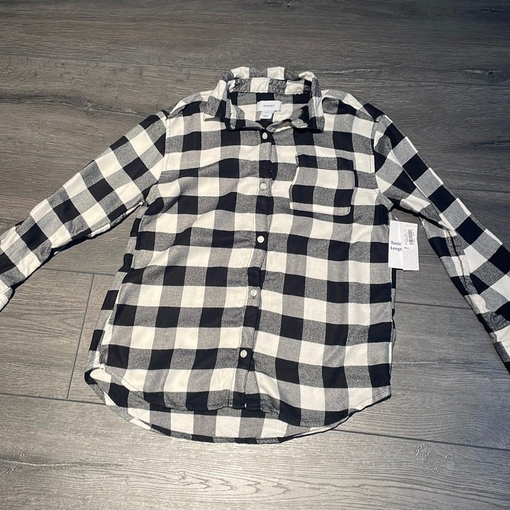 Brand new with tags Old Navy black and white plaid tunic button down
